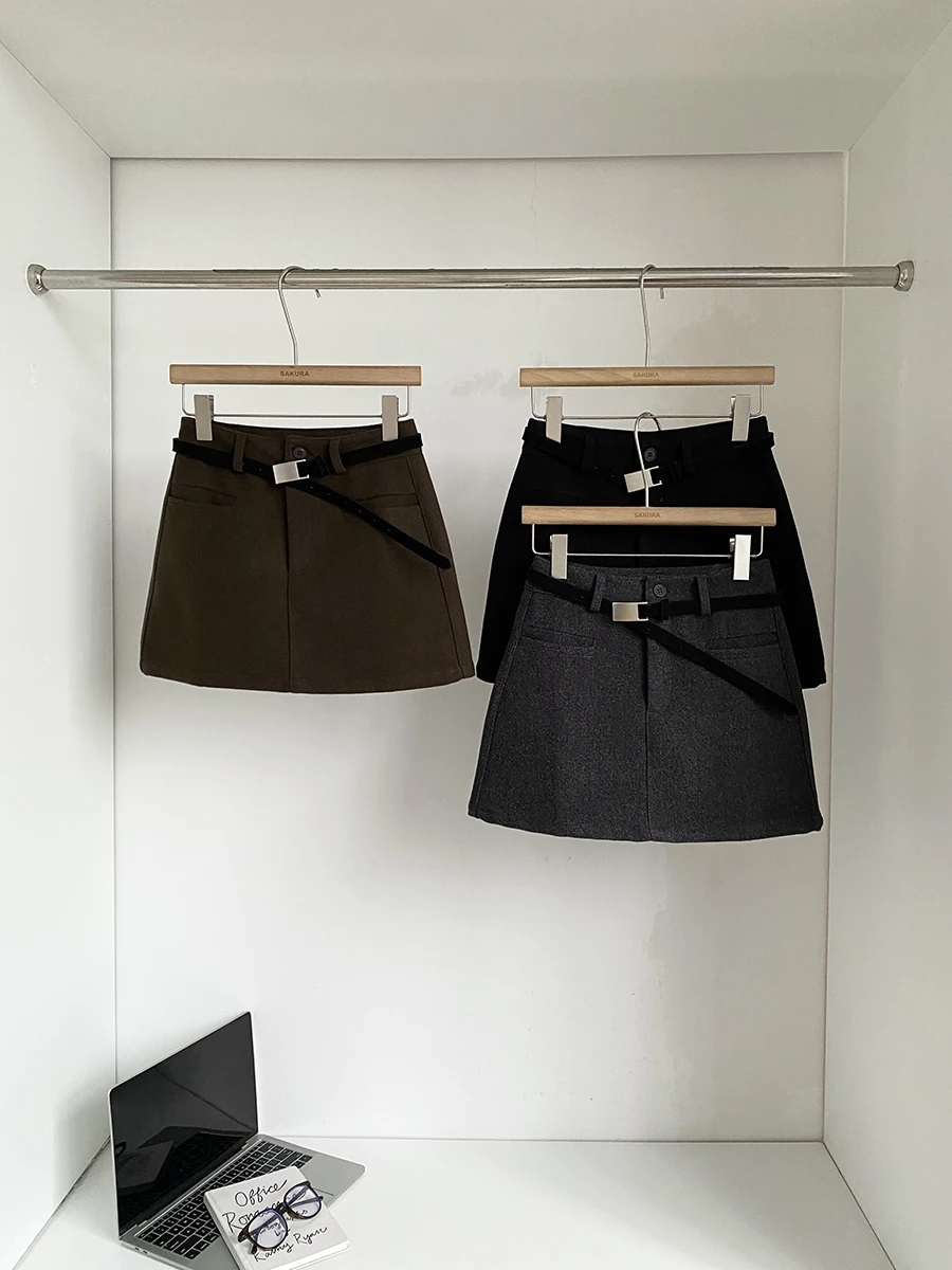 Winter 2025 High Waist Pure Color Woolen Skirt Women's Anti-Light A-Line Skirt Fashionable Korean Style Commute Friendly
Winter 2025 High Waist Pure Color Woolen Skirt Women's Anti-Light A-Line Skirt Fashionable Korean Style Commute Friendly