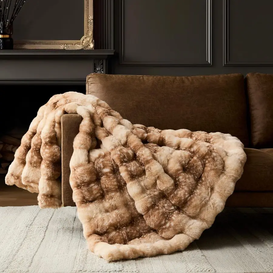 Плед с принтом оленёнка, роскошный плед из искусственного меха кролика и норки, мягкий, пушистый, для дивана, софы и кровати.
Плед с принтом оленёнка, роскошный плед из искусственного меха кролика и норки, мягкий, пушистый, для дивана, софы и кровати.