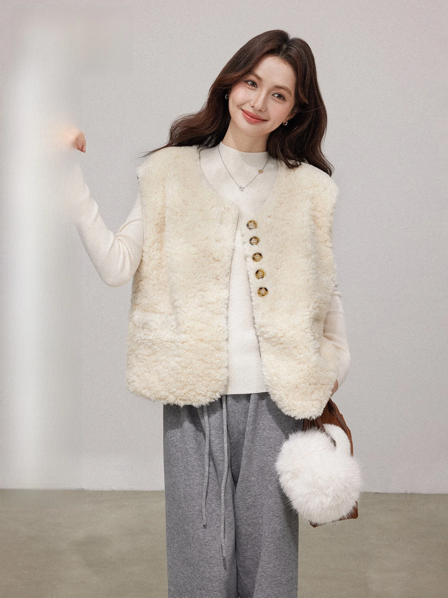 Жилет из овечьей шерсти женский, теплая верхняя одежда для многослойного образа, осенне-зимний, универсальный, однотонный, на одной пуговице
Жилет из овечьей шерсти женский, теплая верхняя одежда для многослойного образа, осенне-зимний, универсальный, однотонный, на одной пуговице