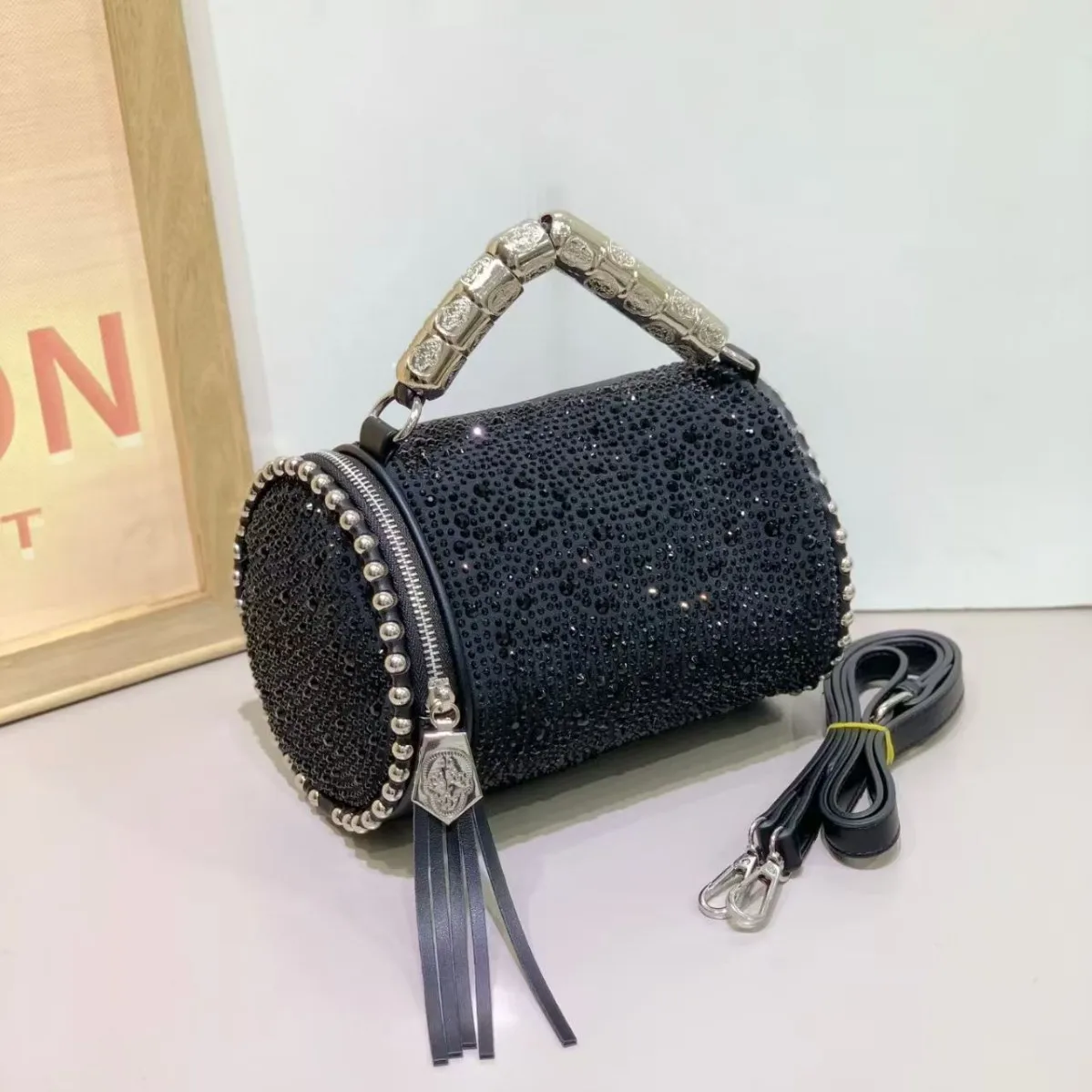 Crystal Bucket Bag 2026 Trending, Full Diamond Round Crossbody Purse for Women, Bling Party Shoulder Bag, Unique Gift
Crystal Bucket Bag 2026 Trending, Full Diamond Round Crossbody Purse for Women, Bling Party Shoulder Bag, Unique Gift