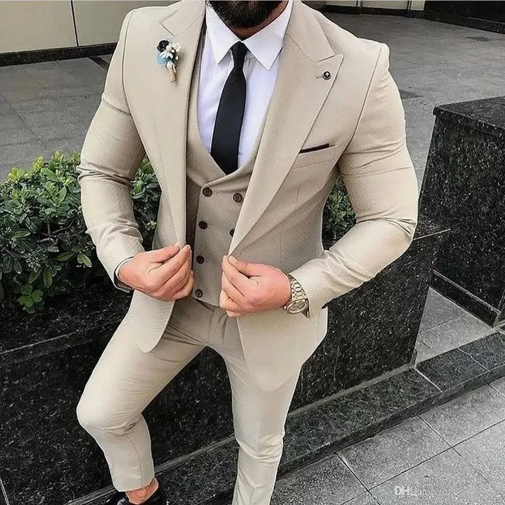 Beige Mens Suits Slim Fit Business Casual Peak Lapel 3 Piece Suit Set(Blazer + Vest + Pants)Costume
Beige Mens Suits Slim Fit Business Casual Peak Lapel 3 Piece Suit Set(Blazer + Vest + Pants)Costume
