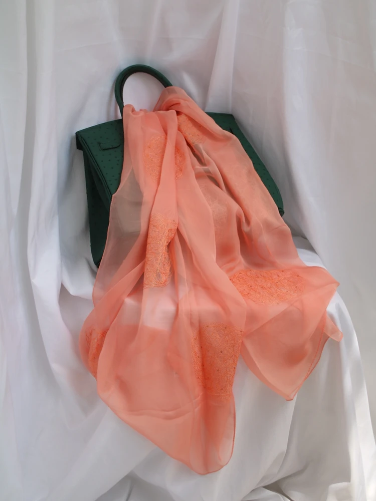 New Luxury Sequins Embroidered 100 Silk Scarf Shawl Women Custom Long Scarves Ladies Silk Muslim Hijab Beach Shawl 200*70CM
New Luxury Sequins Embroidered 100 Silk Scarf Shawl Women Custom Long Scarves Ladies Silk Muslim Hijab Beach Shawl 200*70CM