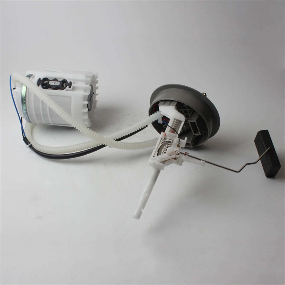 Electrical Fuel Pump Assembly 1H0919641Q 1H0919651Q 1H0919051AJ 1H0919051K 140919651Q for Before Jetta 5 Valve 05 jasmine
Electrical Fuel Pump Assembly 1H0919641Q 1H0919651Q 1H0919051AJ 1H0919051K 140919651Q for Before Jetta 5 Valve 05 jasmine