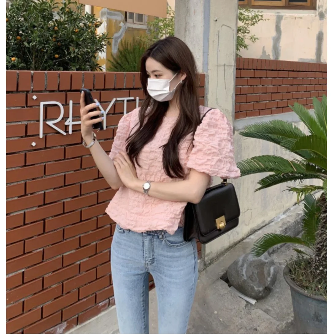 Spring Vintage Pleated Short Sleeve Women's Shirt 3D Folded Korean Style Regular Fit Inner Wear Casual Versatile Female Top
Spring Vintage Pleated Short Sleeve Women's Shirt 3D Folded Korean Style Regular Fit Inner Wear Casual Versatile Female Top