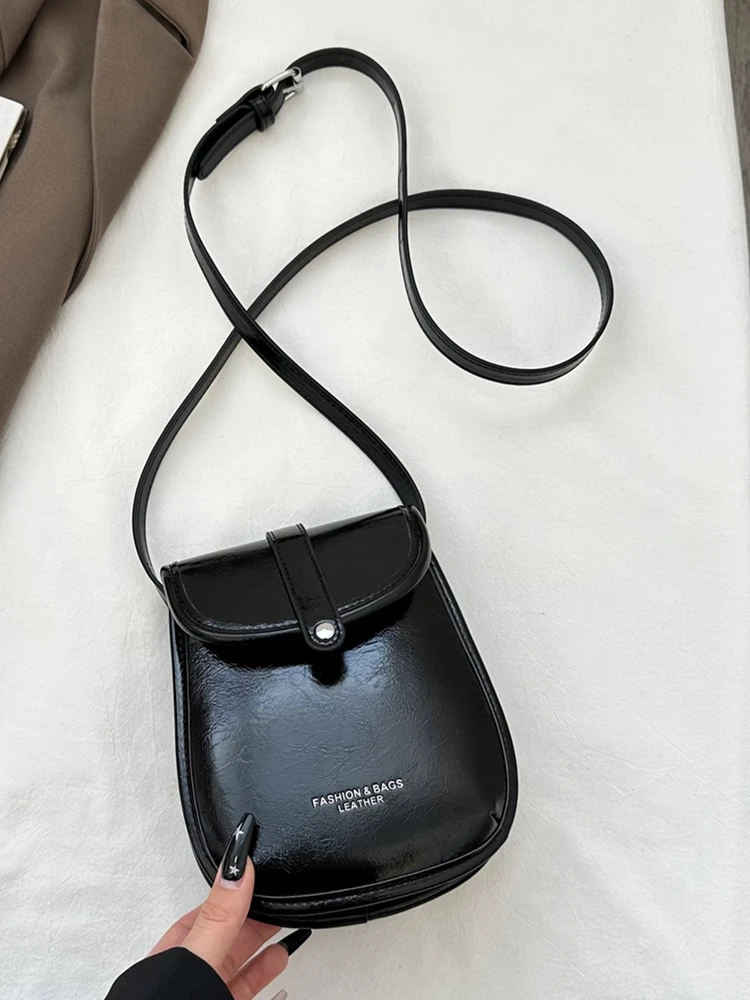 Vintage Fashion Small Crossbody Bags Women's Casual Trend Letter Design One Shoulder Bag Classic Chic PU Mobile Phone Bags Black
Vintage Fashion Small Crossbody Bags Women's Casual Trend Letter Design One Shoulder Bag Classic Chic PU Mobile Phone Bags Black
