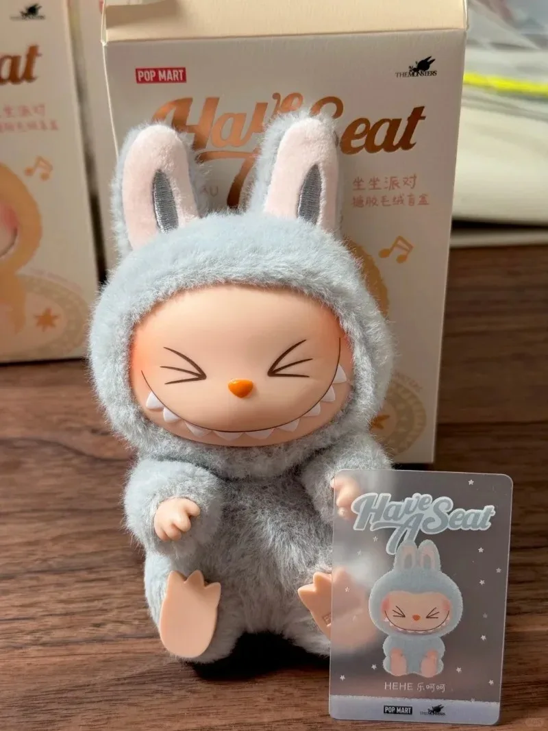 В наличии, натуральная серия LABUBU для сидения, виниловая плюшевая слепая коробка, фигурка-сюрприз, подвесной подарок на день рождения от POP Mart
В наличии, натуральная серия LABUBU для сидения, виниловая плюшевая слепая коробка, фигурка-сюрприз, подвесной подарок на день рождения от POP Mart