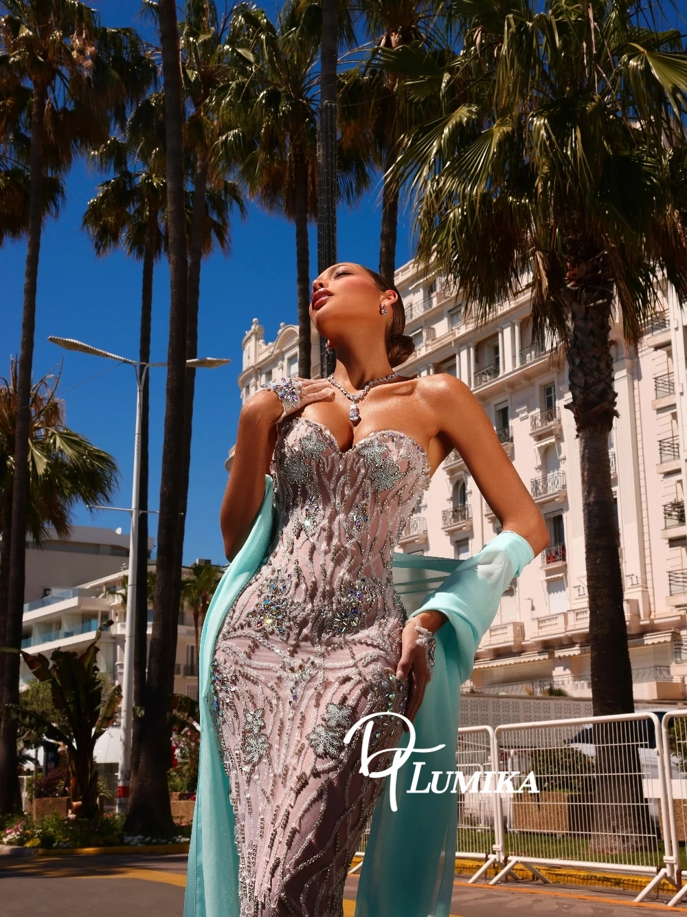 Opulent Sparkling Evening Dress With Cape Graceful Sweetheart Neckline Sequined Crystals Galas Prom Cocktail Gown Customized
Opulent Sparkling Evening Dress With Cape Graceful Sweetheart Neckline Sequined Crystals Galas Prom Cocktail Gown Customized