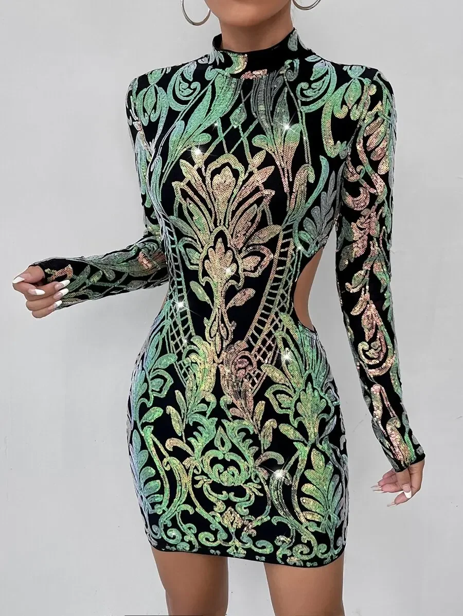 Baroque Print Cut Out Mock Neck Sequin Bodycon Mini Dress
Baroque Print Cut Out Mock Neck Sequin Bodycon Mini Dress