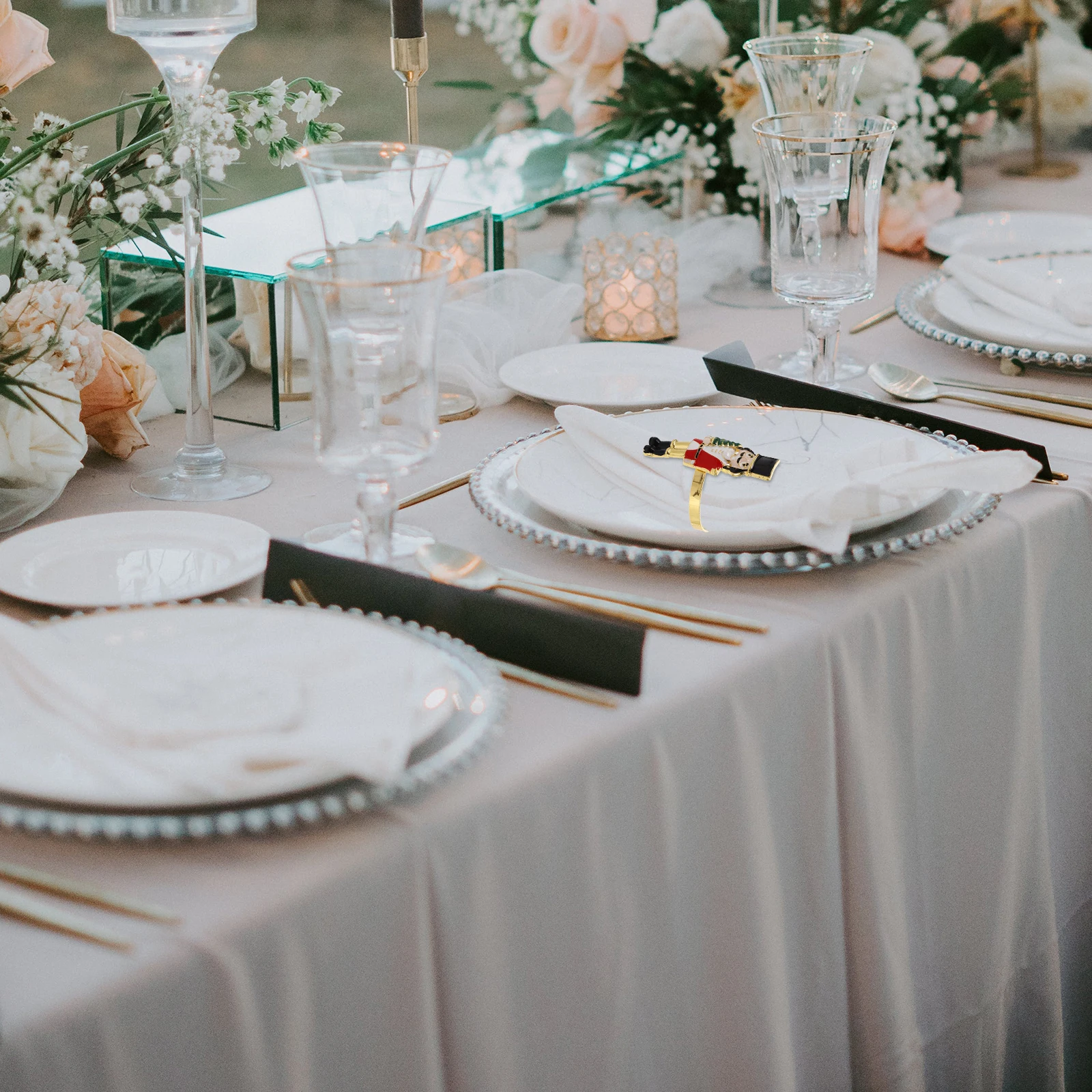 4Pcs Nutcracker Napkin Rings Metal Napkin Buckles Christmas Table Decoration Banquet Dinner Accessory Serviette Buckles
4Pcs Nutcracker Napkin Rings Metal Napkin Buckles Christmas Table Decoration Banquet Dinner Accessory Serviette Buckles