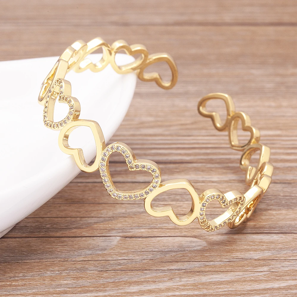 New Arrival Open Bracelet for Women Trendy Couples Bangles Hollow LOVE Heart Party Wedding Zircon Jewelry Accessories Gifts
New Arrival Open Bracelet for Women Trendy Couples Bangles Hollow LOVE Heart Party Wedding Zircon Jewelry Accessories Gifts