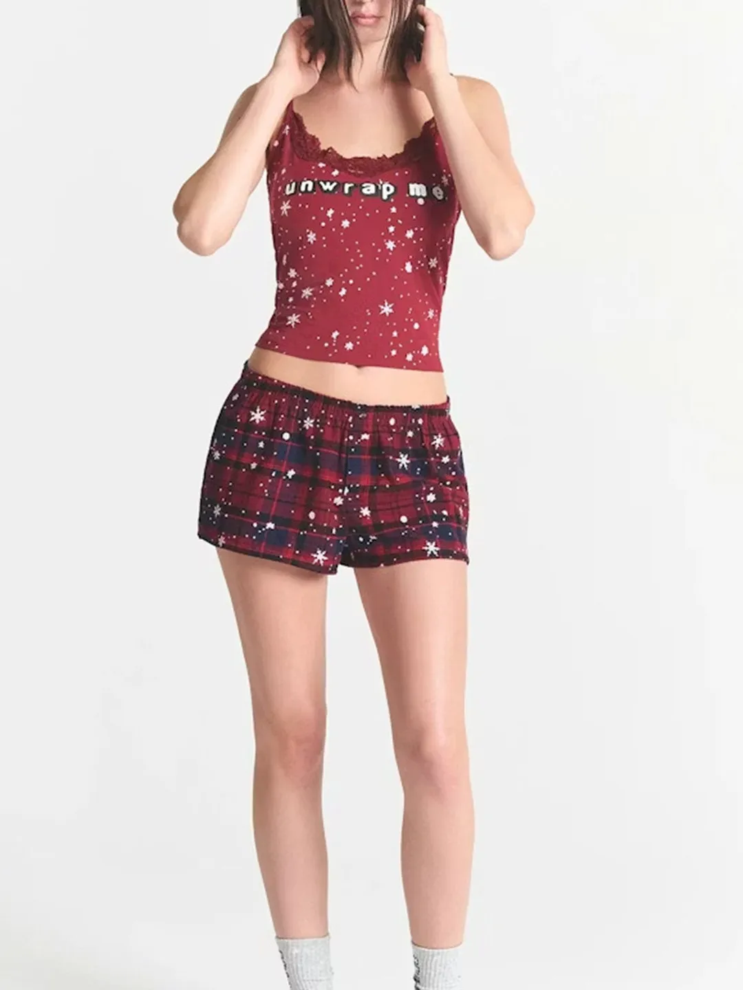 Женская уличная одежда Cisas Series: Жилет с кружевной отделкой «Снежинка» и шорты в клетку, милый повседневный стиль
Женская уличная одежда Cisas Series: Жилет с кружевной отделкой «Снежинка» и шорты в клетку, милый повседневный стиль