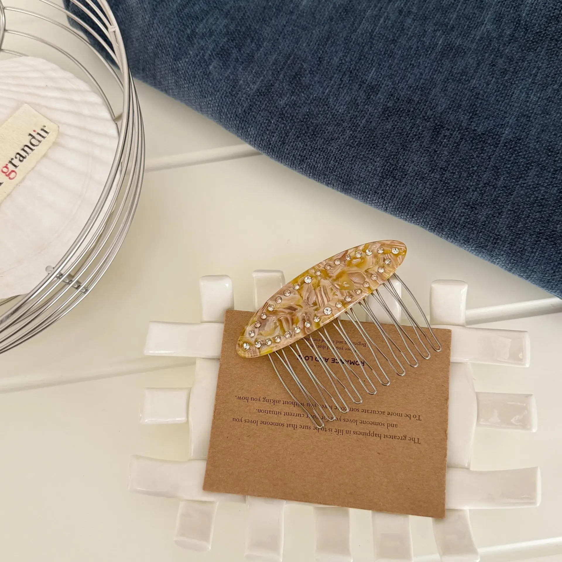 Premium Acetate Side Hair Comb Rhinestone Clip Princess Headpiece New Style for Women Daily Office High Quality Hair Clips
Premium Acetate Side Hair Comb Rhinestone Clip Princess Headpiece New Style for Women Daily Office High Quality Hair Clips