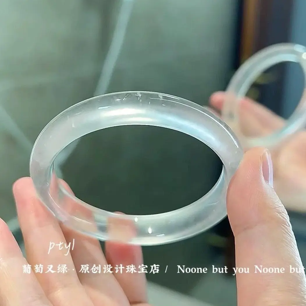 Myanmar Round Bracelet Natural Jade Ice Jade bangle Small Jewelry Light Green Fashion Accessories Lucky Stone Gift for Mothe
Myanmar Round Bracelet Natural Jade Ice Jade bangle Small Jewelry Light Green Fashion Accessories Lucky Stone Gift for Mothe