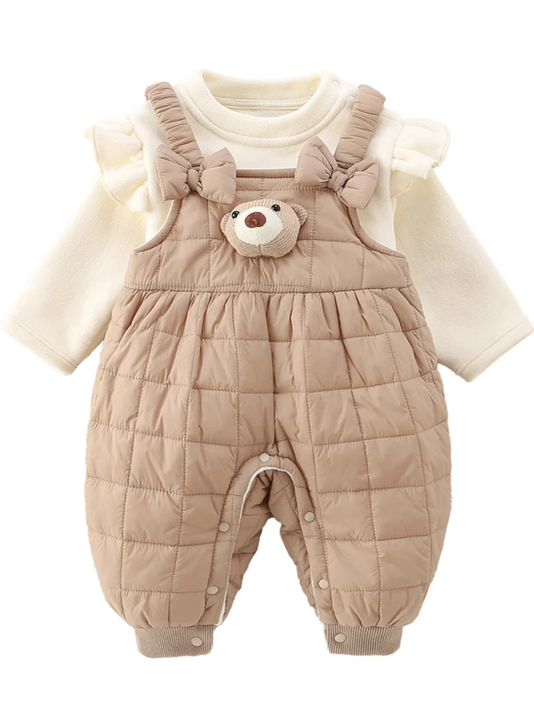 Осенне-зимний комплект для девочки: утепленный костюм из двух предметов для дома и улицы
Осенне-зимний комплект для девочки: утепленный костюм из двух предметов для дома и улицы