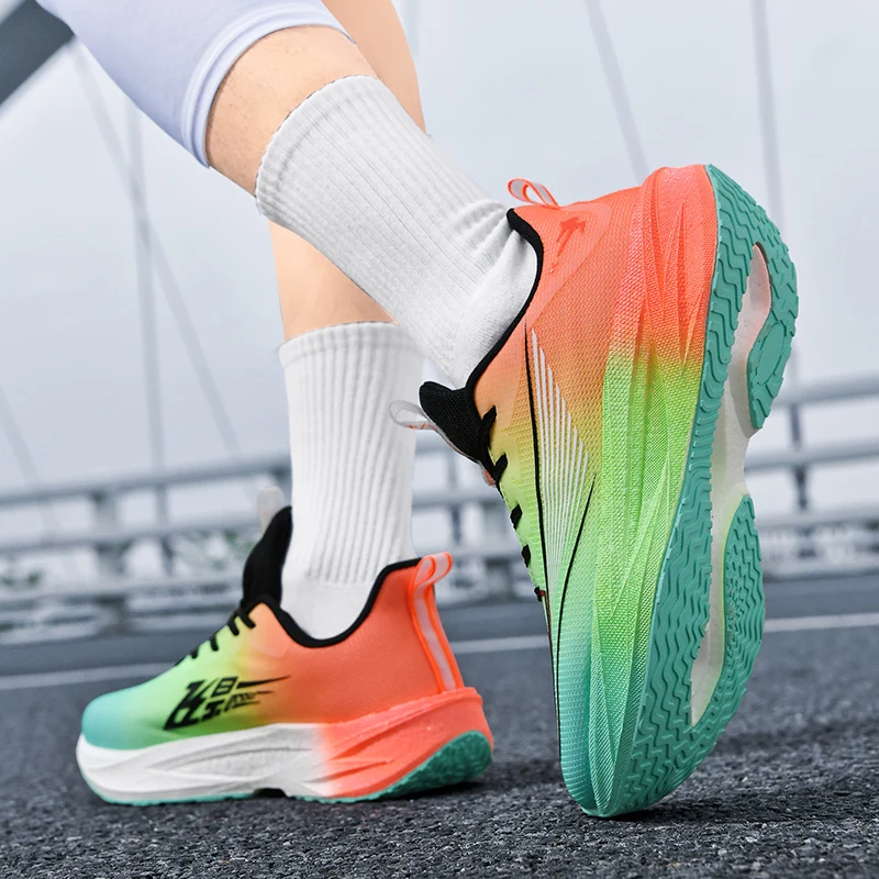 2025Летние мужские кроссовки, новые профессиональные спортивные кроссовки из карбоновой пластины, уличная нескользящая амортизирующая пружинная задняя обувь
2025Летние мужские кроссовки, новые профессиональные спортивные кроссовки из карбоновой пластины, уличная нескользящая амортизирующая пружинная задняя обувь