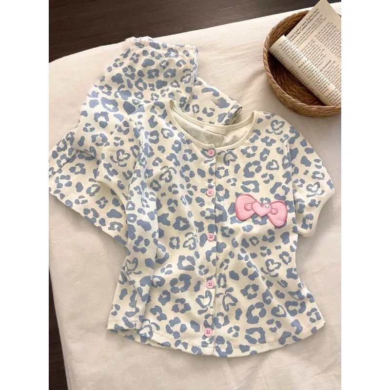 Blue Leopard Print Pajama Set Women's Short Sleeve Top Shorts Pink Bow Cute Kawaii Loungewear Fashion Soft Cotton Sleepwear
Blue Leopard Print Pajama Set Women's Short Sleeve Top Shorts Pink Bow Cute Kawaii Loungewear Fashion Soft Cotton Sleepwear