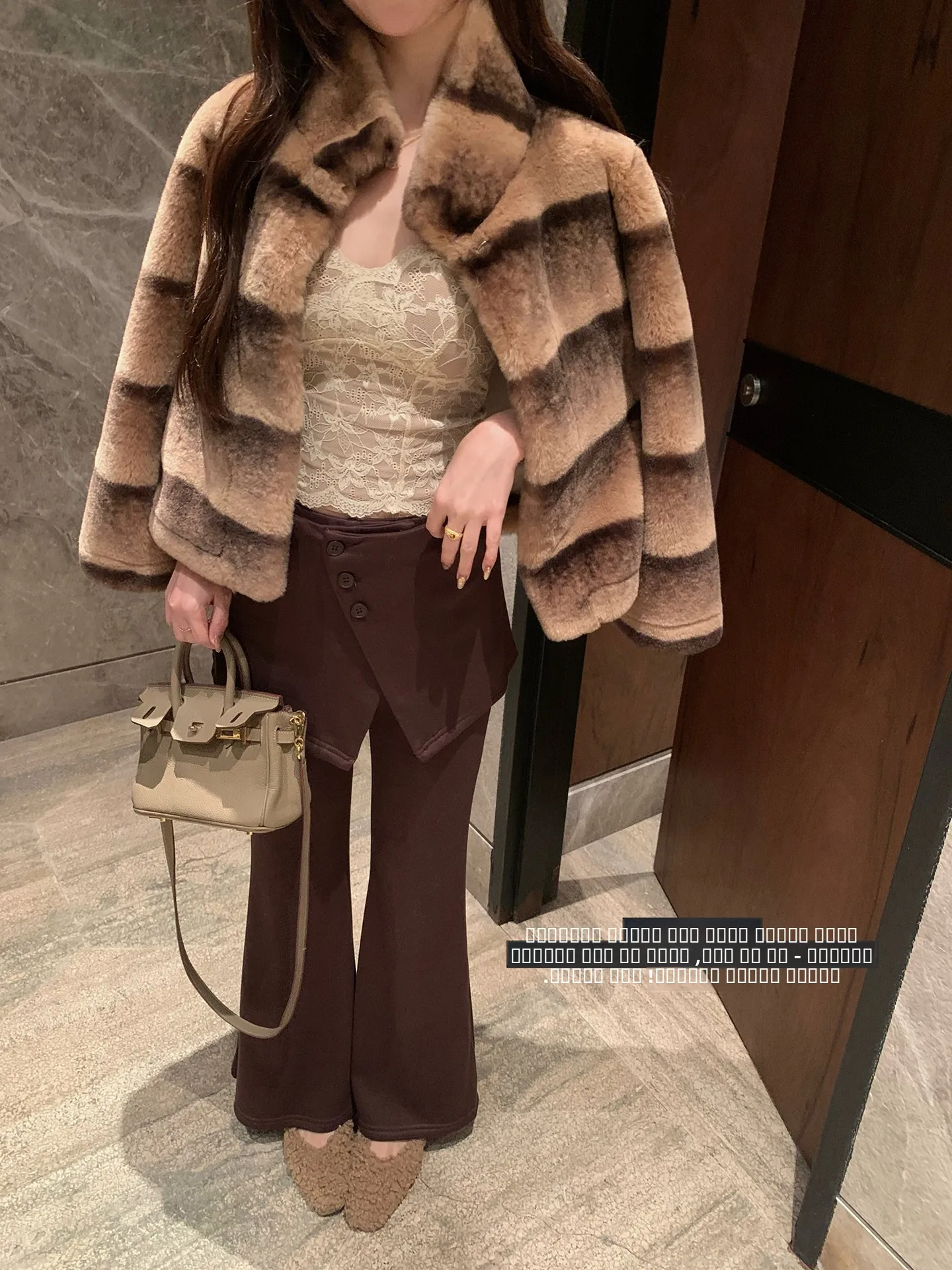 Стильная женская зимняя куртка из кроличьего меха в полоску с воротником-стойкой, приталенная, свободного кроя, повседневная, модная, Gaoxiao
Стильная женская зимняя куртка из кроличьего меха в полоску с воротником-стойкой, приталенная, свободного кроя, повседневная, модная, Gaoxiao