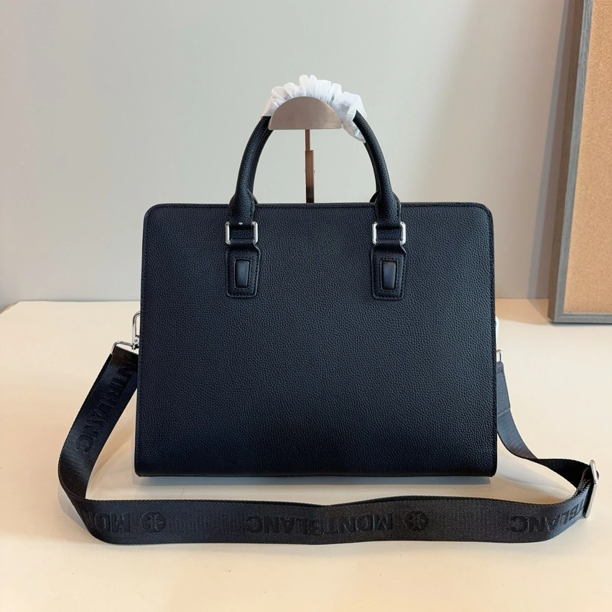 26 Luxury Men's Top Handle Bags Briefcase Leather Business Laptop Bag PremiumCasual Crossbody Shoulder Bag for Work Office&Gift
26 Luxury Men's Top Handle Bags Briefcase Leather Business Laptop Bag PremiumCasual Crossbody Shoulder Bag for Work Office&Gift