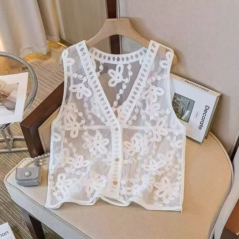 Crochet Knitted Waistcoat Women Button Front V-Neck Embroidered Floral Hollow-out Lace Vest Summer Beach Cover Up Boho Chic
Crochet Knitted Waistcoat Women Button Front V-Neck Embroidered Floral Hollow-out Lace Vest Summer Beach Cover Up Boho Chic