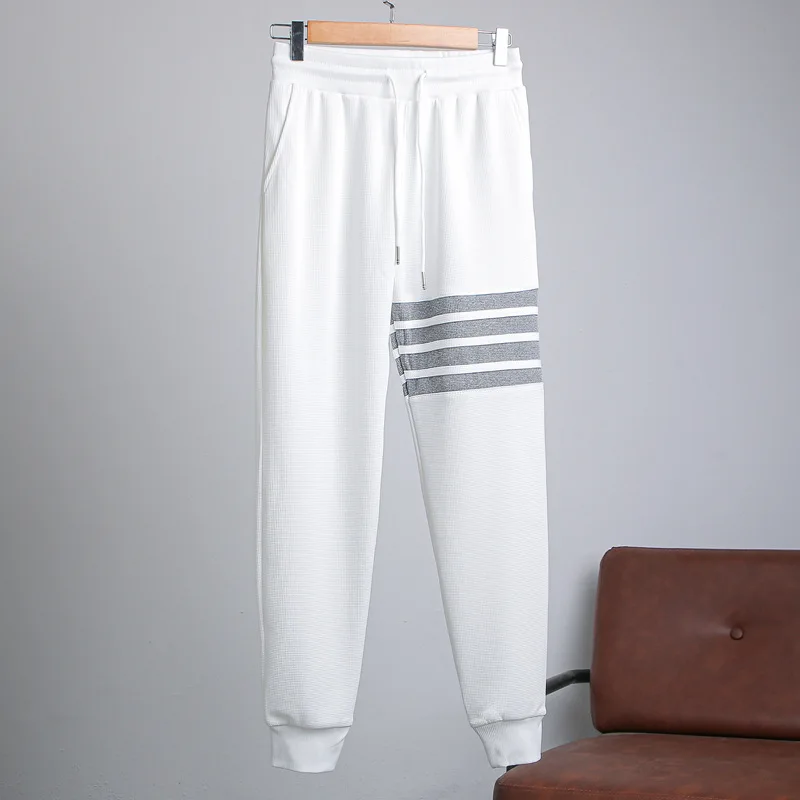 Повседневные мужские брюки 2025 новые тонкие осенние и зимние повседневные спортивные штаны, молодежные трендовые универсальные мужские укороченные брюки, длинные брюки tr
Повседневные мужские брюки 2025 новые тонкие осенние и зимние повседневные спортивные штаны, молодежные трендовые универсальные мужские укороченные брюки, длинные брюки tr