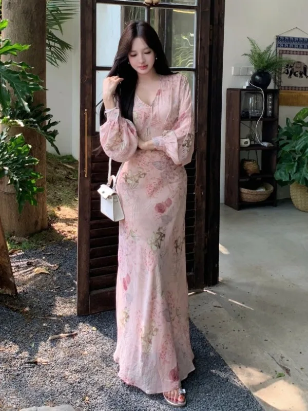 Pink Floral Print Maxi Dress V-Neck Slimming Summer Vacation Tea Break Gentle Style Long Sleeve Women's A-Line Dress
Pink Floral Print Maxi Dress V-Neck Slimming Summer Vacation Tea Break Gentle Style Long Sleeve Women's A-Line Dress