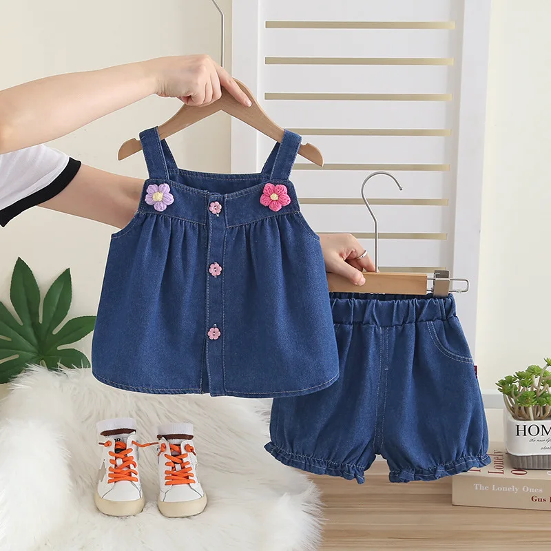 2PCS Toddler Girls Cute Flower Decor Denim Outfit Set Sleeveless Strap Top + Ruffle Shorts Kids Sweet Summer Casual Clothes
2PCS Toddler Girls Cute Flower Decor Denim Outfit Set Sleeveless Strap Top + Ruffle Shorts Kids Sweet Summer Casual Clothes