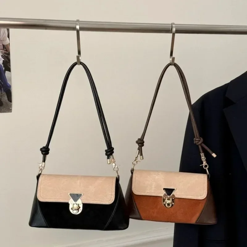 Classic Leather Diaper Bag Designer Paris Women Handbag Tote Messenger Casual Simple Vintage Fashionable
Classic Leather Diaper Bag Designer Paris Women Handbag Tote Messenger Casual Simple Vintage Fashionable