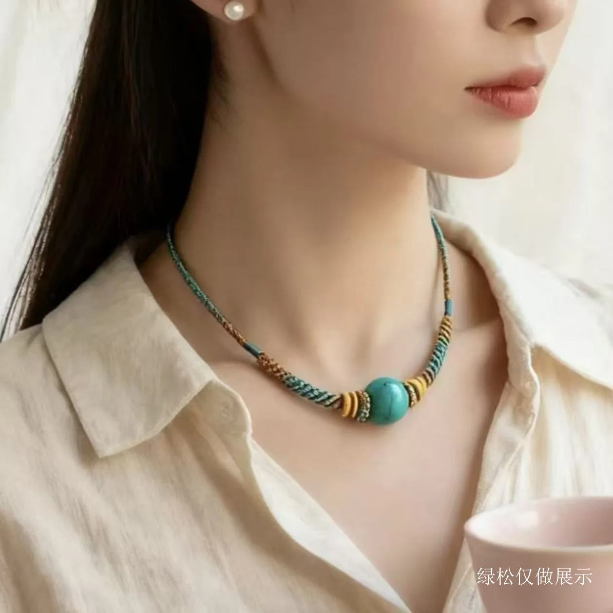 Плетеная вручную цепочка-шнурок для ключиц унисекс, высококачественная, с бирюзовыми бусинами, круглыми бусинами и восковым покрытием, украшение для свитера
Плетеная вручную цепочка-шнурок для ключиц унисекс, высококачественная, с бирюзовыми бусинами, круглыми бусинами и восковым покрытием, украшение для свитера