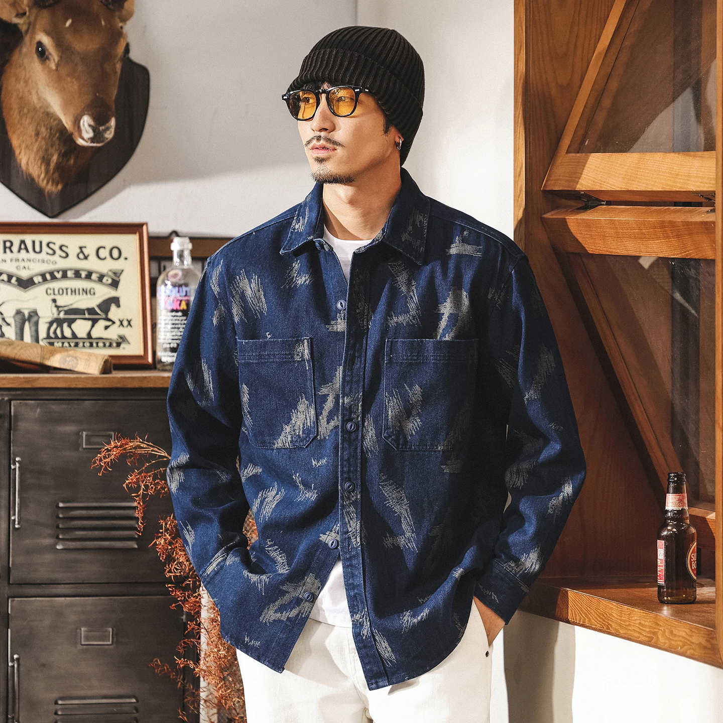 The new style of American retro jacquard denim shirt and long-sleeved loose workwear shirt jacket from Chao Nan Chun Qiu
The new style of American retro jacquard denim shirt and long-sleeved loose workwear shirt jacket from Chao Nan Chun Qiu