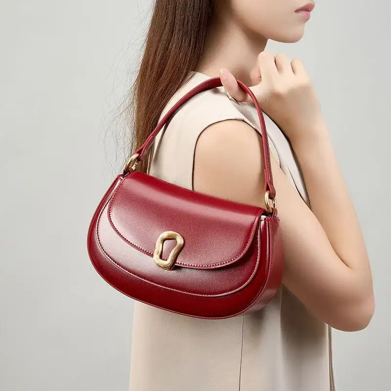Women Crossbody Bag small designer Round Saddle Bags PU Leather Shoulder Bags for female Handbags burgundy Bridal bag bolsas
Women Crossbody Bag small designer Round Saddle Bags PU Leather Shoulder Bags for female Handbags burgundy Bridal bag bolsas