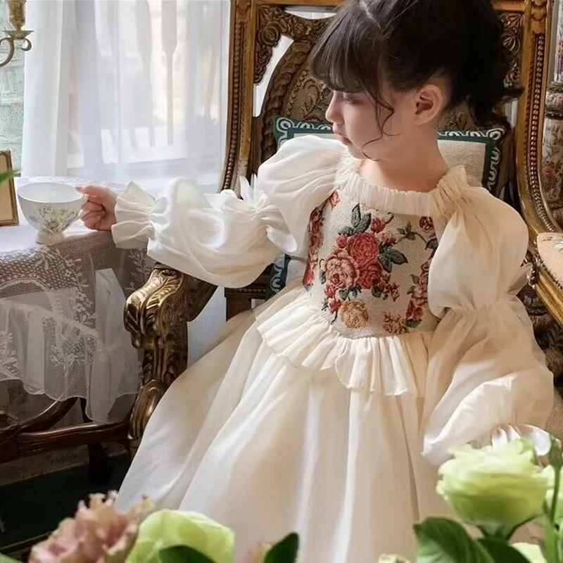 Летнее испанское винтажное дворцовое платье с вышивкой для девочек, детские свадебные платья подружки невесты, белые бальные платья, праздничная одежда, элегантная одежда
Летнее испанское винтажное дворцовое платье с вышивкой для девочек, детские свадебные платья подружки невесты, белые бальные платья, праздничная одежда, элегантная одежда