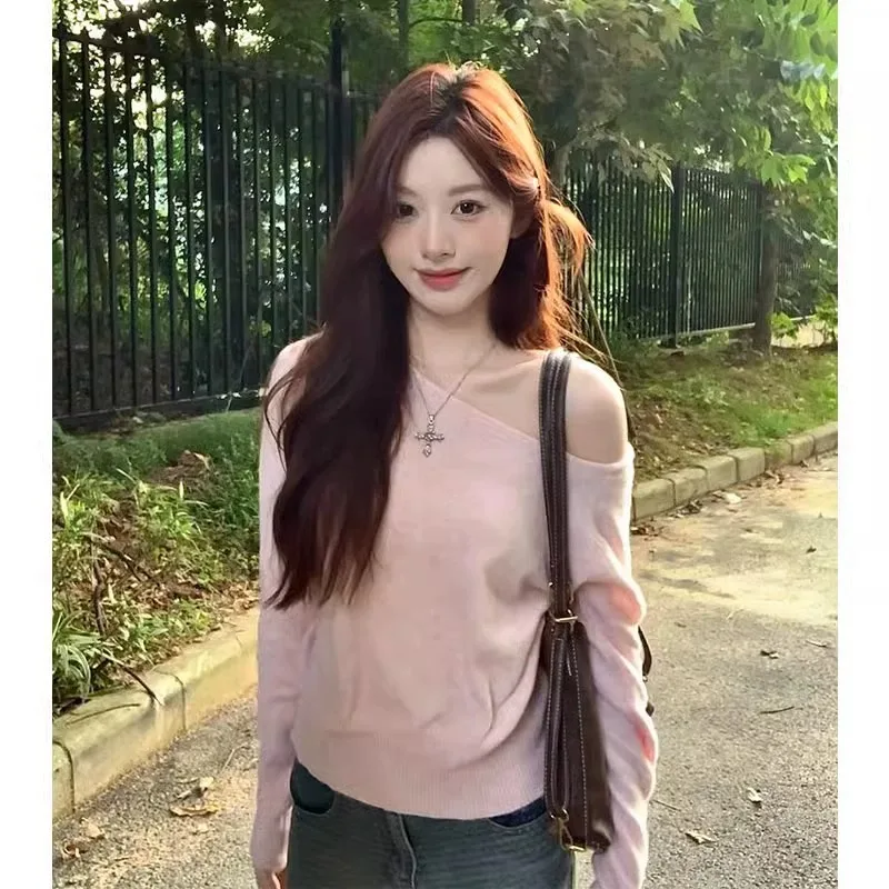Pink Off Shoulder Sweater for Women in Early Autumn and Winter 2025, New Off Shoulder Knitted Sweater, Korean Style Outfit Top
Pink Off Shoulder Sweater for Women in Early Autumn and Winter 2025, New Off Shoulder Knitted Sweater, Korean Style Outfit Top