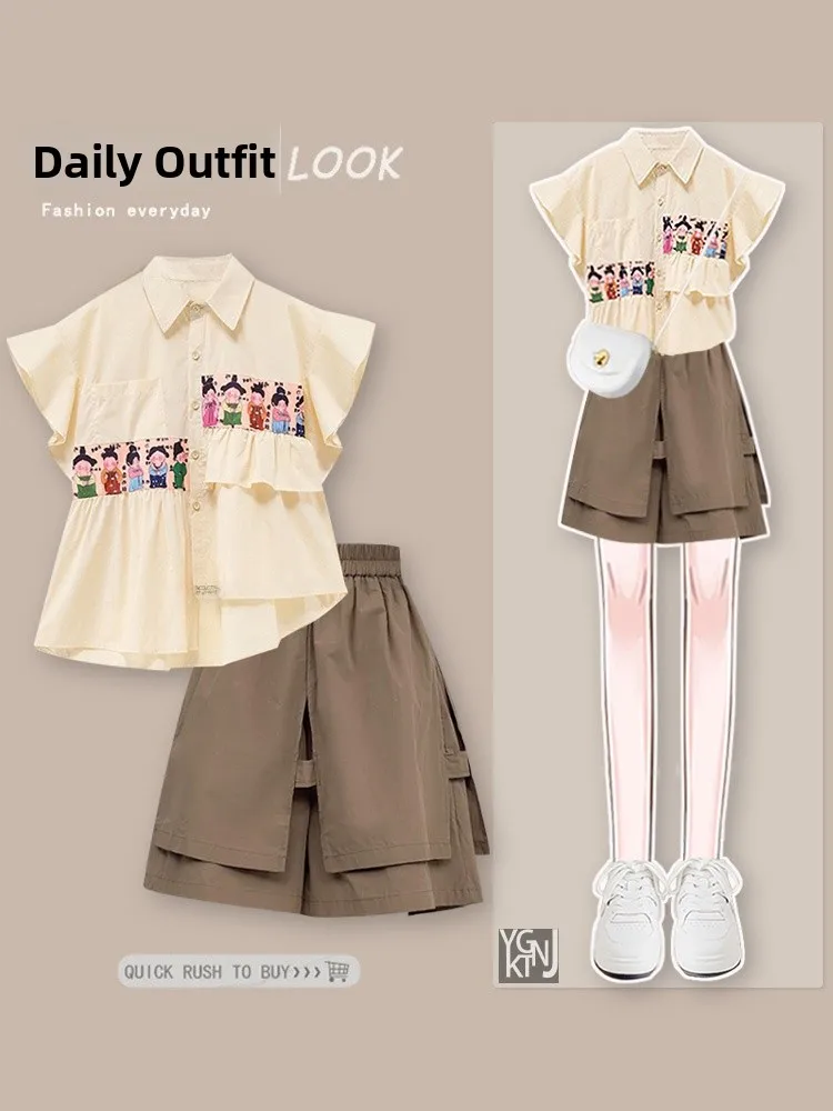 Fashionable Asymmetrical Khaki Shorts Set Women's Summer Outfit Stylish Age-Defying Two-Piece Suit Neck T-Shirt
Fashionable Asymmetrical Khaki Shorts Set Women's Summer Outfit Stylish Age-Defying Two-Piece Suit Neck T-Shirt