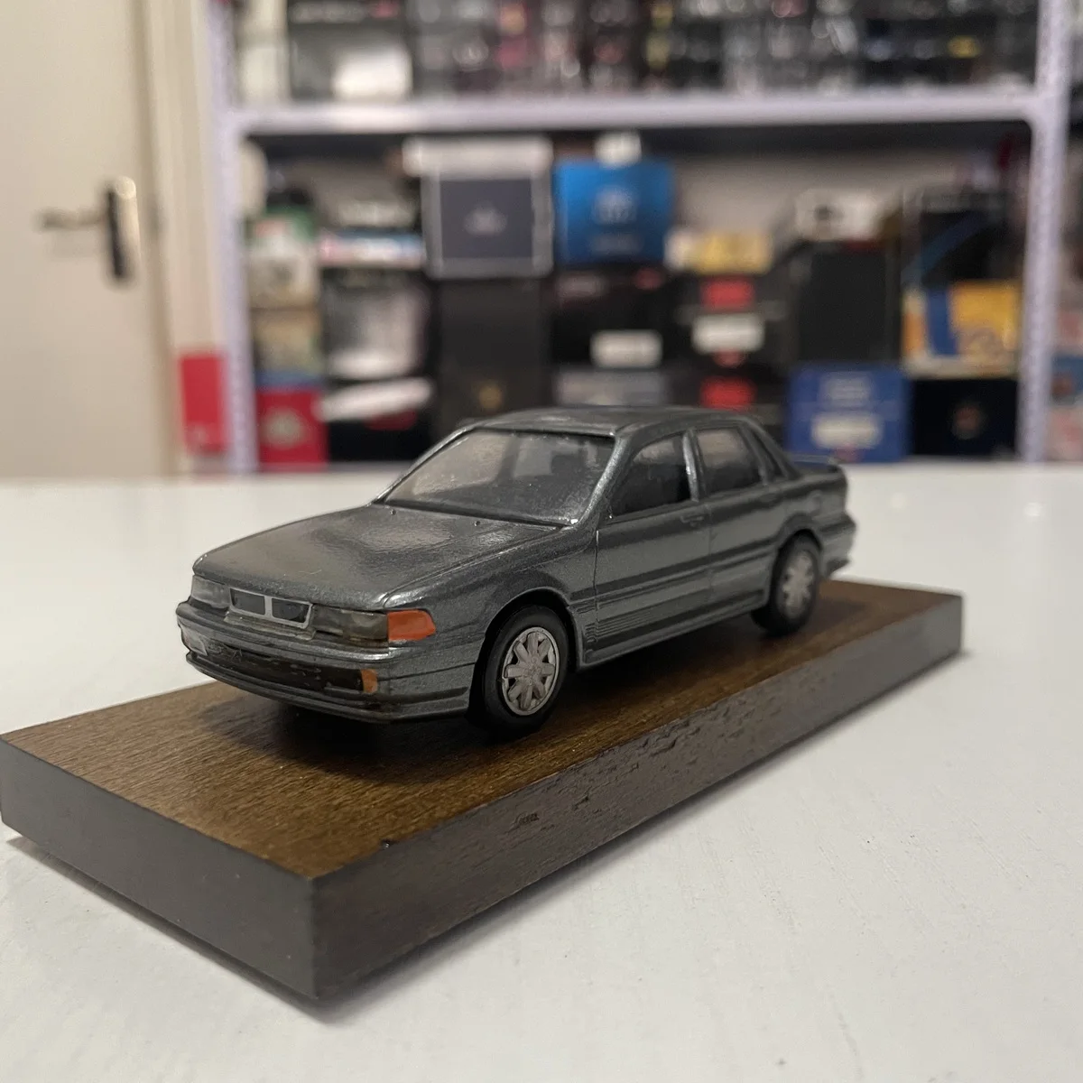 Motor-Pro 1:43 Scale Diecast Alloy Mitsubishi Galant 1990 Toys Cars Model Classics Nostalgia Adult Gifts Souvenir Static Display
Motor-Pro 1:43 Scale Diecast Alloy Mitsubishi Galant 1990 Toys Cars Model Classics Nostalgia Adult Gifts Souvenir Static Display
