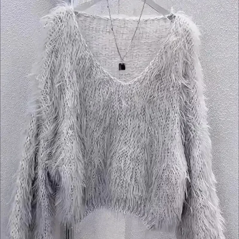 Autumn New Short Mink Sweater Women Versatile Loose V-neck Mohair Knit Pullover Soft Wool Casual Woman Clothing
Autumn New Short Mink Sweater Women Versatile Loose V-neck Mohair Knit Pullover Soft Wool Casual Woman Clothing