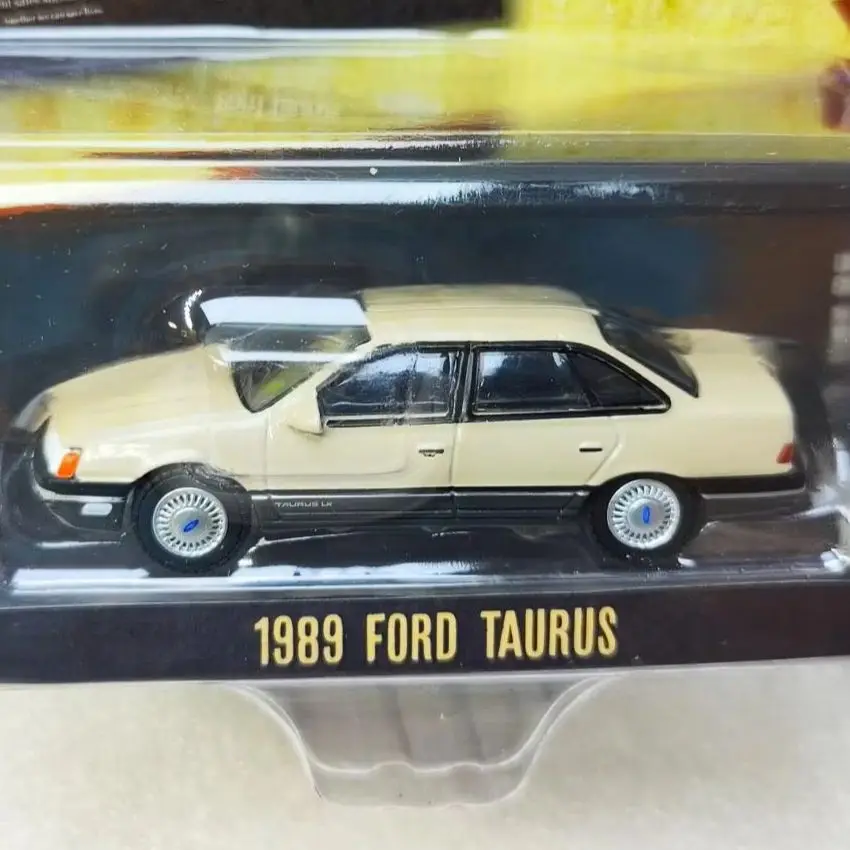 1: 64 Retro Advertising Car Series 8-1989 Ford Taurus 39110-E Advanced Collection Ornament Car Models
1: 64 Retro Advertising Car Series 8-1989 Ford Taurus 39110-E Advanced Collection Ornament Car Models
