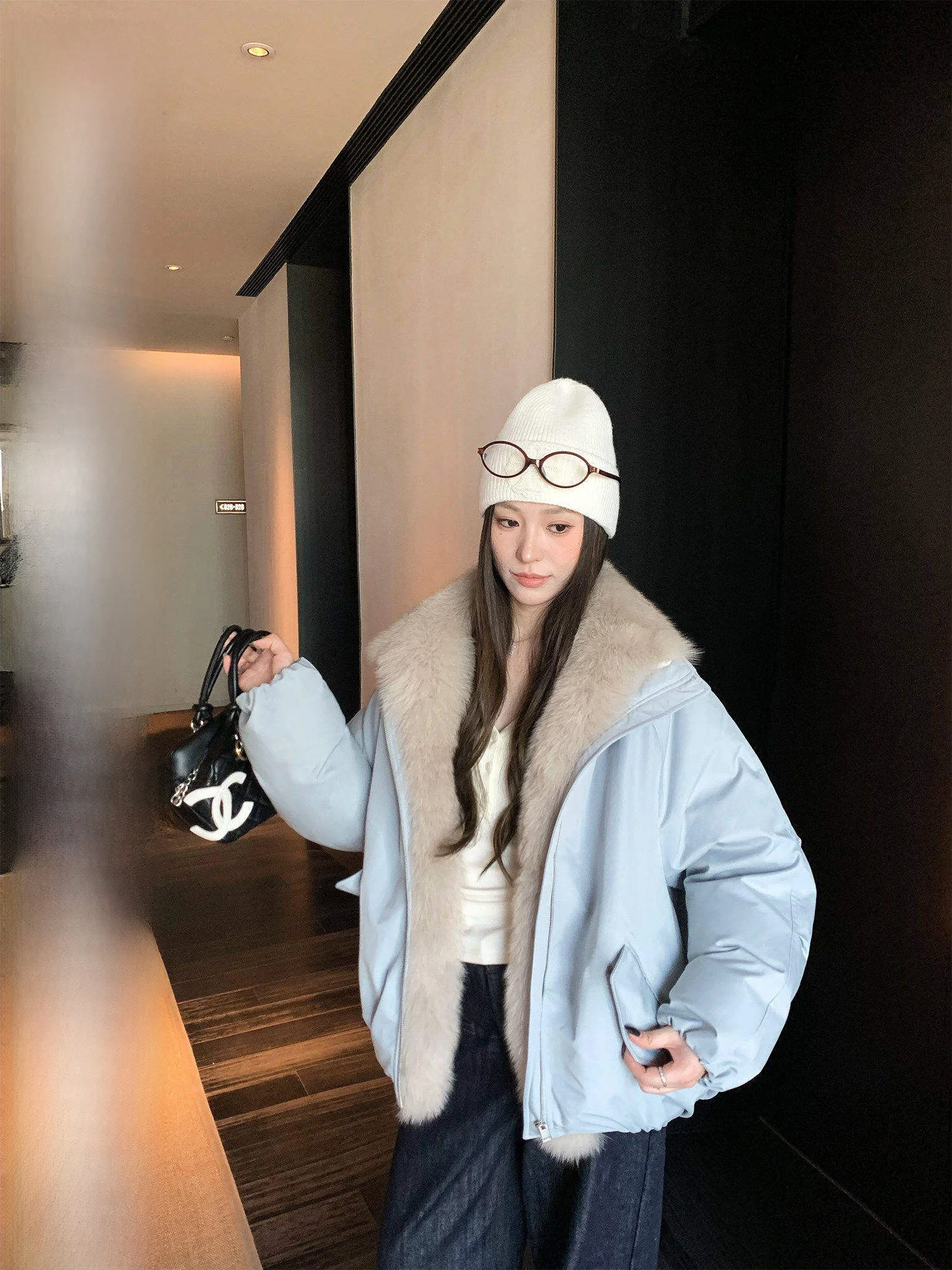 Hhyii Fur Collar down Jacket Women Thickened Loose Warm Winter Outerwear Duck down Filling Velvety Cold Fog Design
Hhyii Fur Collar down Jacket Women Thickened Loose Warm Winter Outerwear Duck down Filling Velvety Cold Fog Design