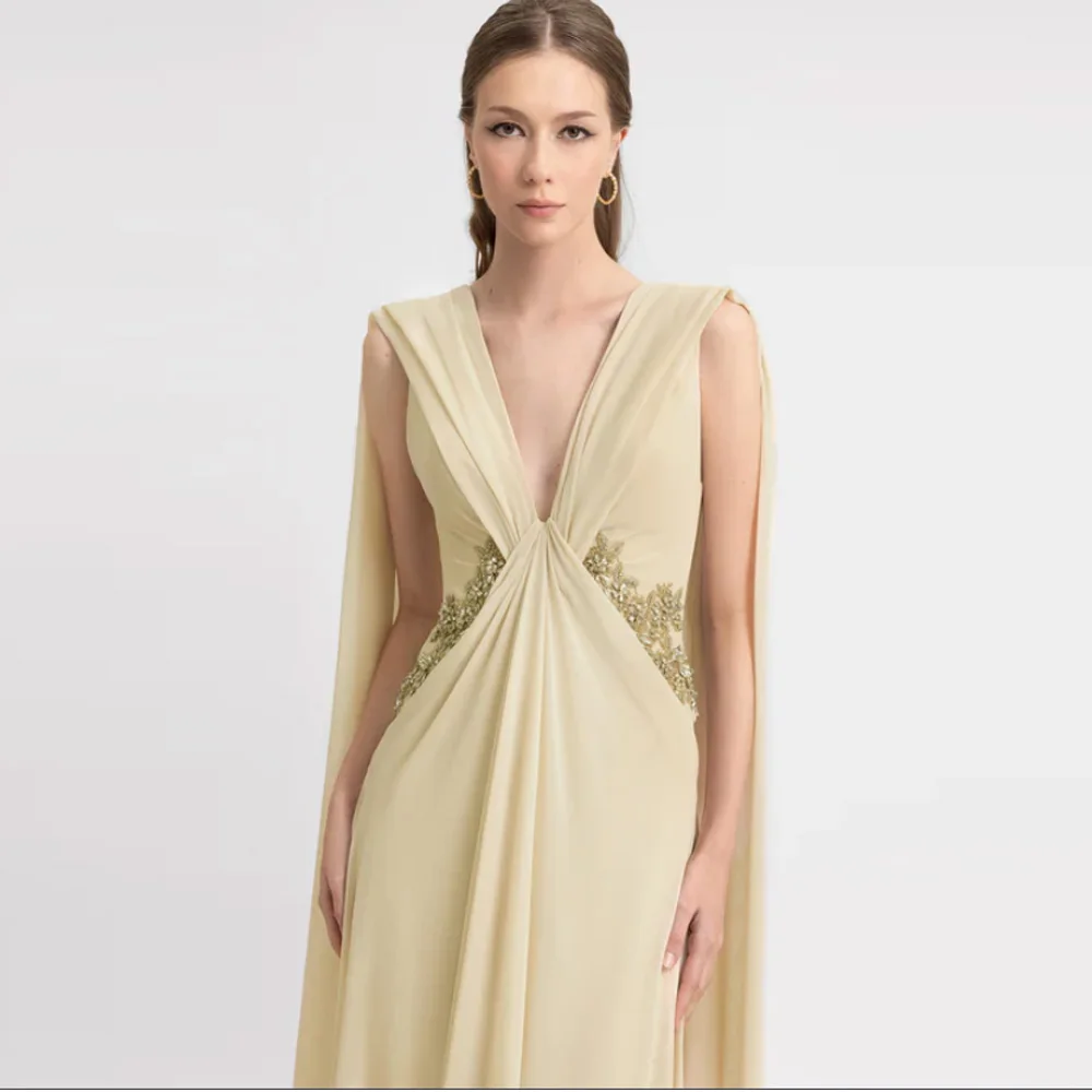 Customized Long Chiffon Mother of the Bride Dresses A-Line V-Neck Lace Appliques Sleeveless Wedding Guest Gown for Women
Customized Long Chiffon Mother of the Bride Dresses A-Line V-Neck Lace Appliques Sleeveless Wedding Guest Gown for Women