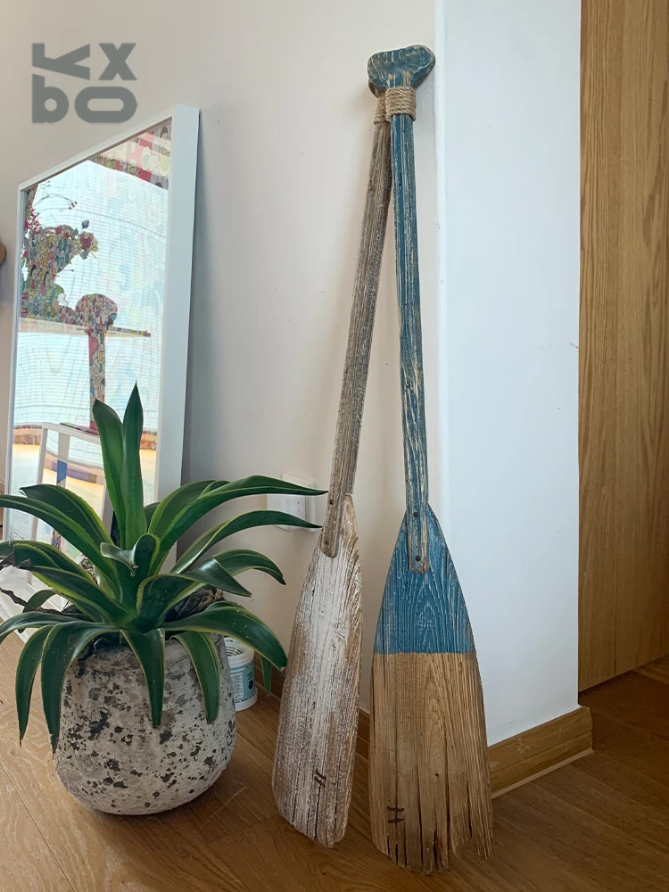 YBOX paddle pendant American solid wood retro old KTV bar wall decoration studio shooting decorative props ocean.
YBOX paddle pendant American solid wood retro old KTV bar wall decoration studio shooting decorative props ocean.