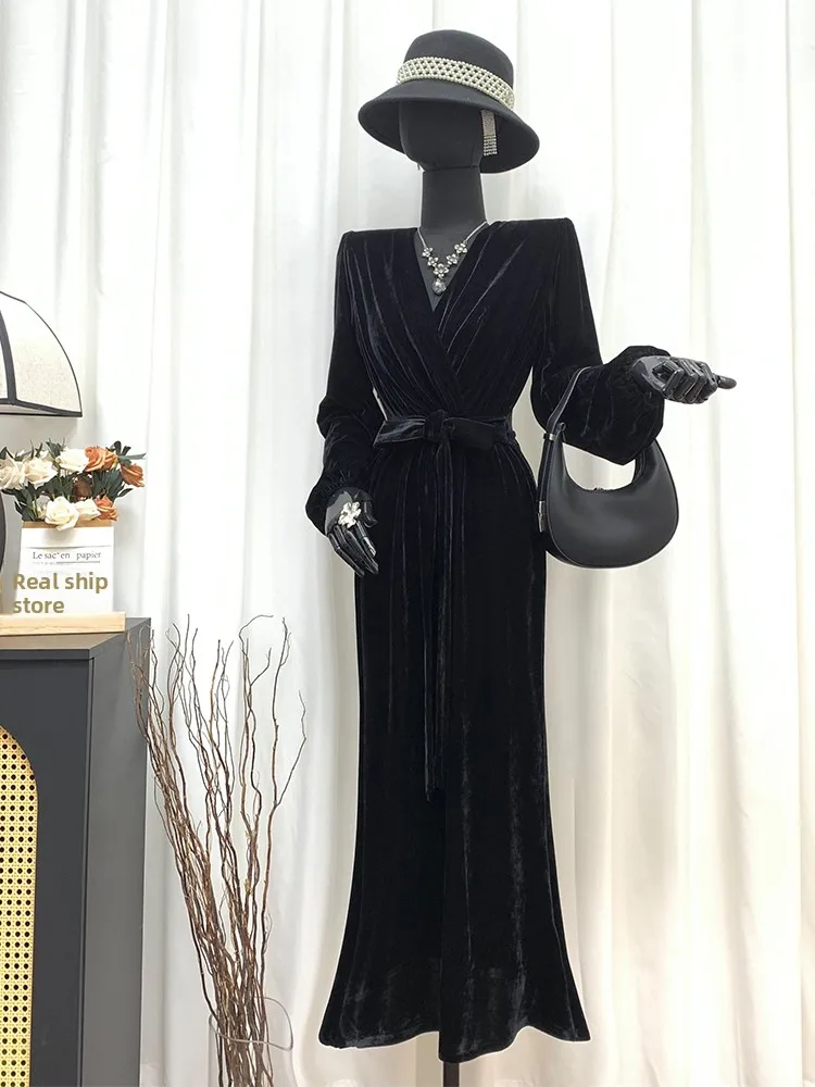 Pinnofox Long Velvet Dress with Lantern Sleeve V-Neck Waist-Cinching Belly-Covering Fish-Tail Skirt Black City Commute Women'...
Pinnofox Long Velvet Dress with Lantern Sleeve V-Neck Waist-Cinching Belly-Covering Fish-Tail Skirt Black City Commute Women'...