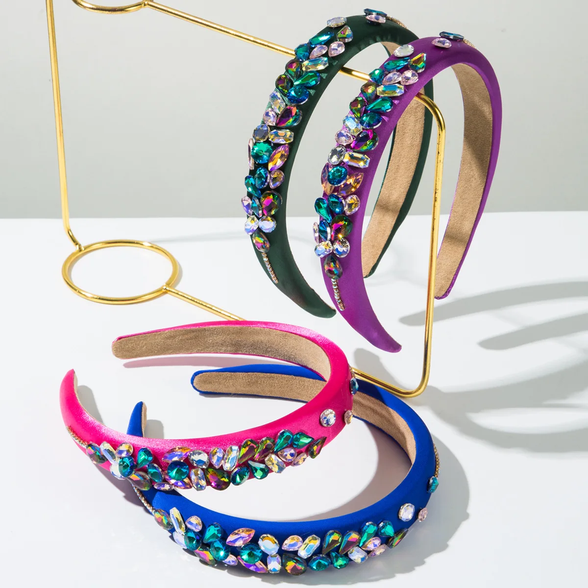 Iridescent Crystal Embellished Headband Satin Feel Vibrant Jewel Hair Hoop Modern Daily Dating Hair Accessories Trendy
Iridescent Crystal Embellished Headband Satin Feel Vibrant Jewel Hair Hoop Modern Daily Dating Hair Accessories Trendy