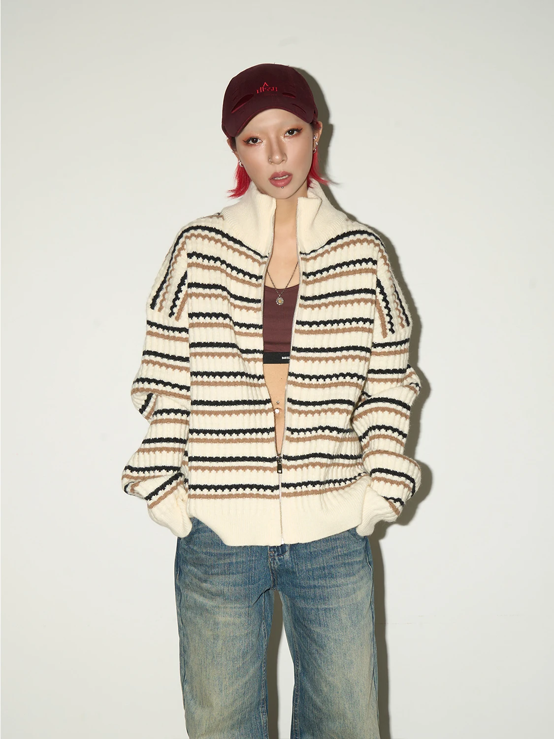 Винтажный полосатый свободный вязаный свитер MICHINNYON на молнии, женский, осенне-зимний, модный, для повседневной носки, длинный рукав
Винтажный полосатый свободный вязаный свитер MICHINNYON на молнии, женский, осенне-зимний, модный, для повседневной носки, длинный рукав