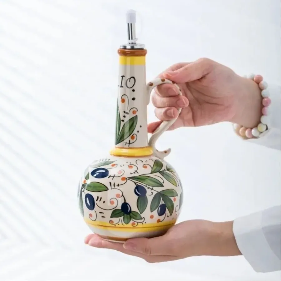 Kitchen Utensils Olive Oil Bottle Oil Vinegar Bottle Ceramic Kitchen Seasoning Bottle Soy Sauce Vinegar Leak-Proof Oil Pot
Kitchen Utensils Olive Oil Bottle Oil Vinegar Bottle Ceramic Kitchen Seasoning Bottle Soy Sauce Vinegar Leak-Proof Oil Pot