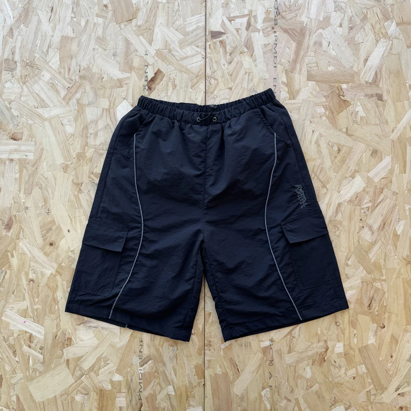 Шорты Mertra Black 2026ss: высококачественные, со светоотражающими полосами, для хип-хопа, спорта и баскетбола, унисекс
Шорты Mertra Black 2026ss: высококачественные, со светоотражающими полосами, для хип-хопа, спорта и баскетбола, унисекс