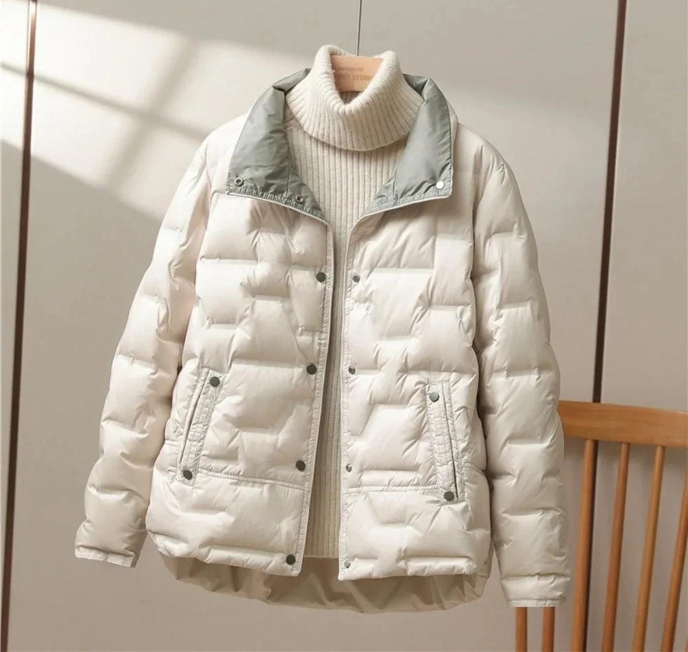 Осень-зима женское белое пальто на утином пуху повседневная однобортная куртка с лацканами модная легкая парка-пуховик верхняя одежда
Осень-зима женское белое пальто на утином пуху повседневная однобортная куртка с лацканами модная легкая парка-пуховик верхняя одежда
