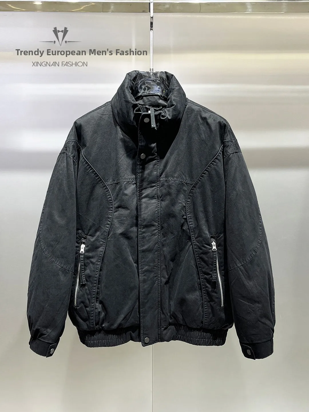 Trendy mat Stand Collar Men's down Jaet Loose Casual Versatile White Du Feather Warm Outerwear for Winter 2025
Trendy mat Stand Collar Men's down Jaet Loose Casual Versatile White Du Feather Warm Outerwear for Winter 2025