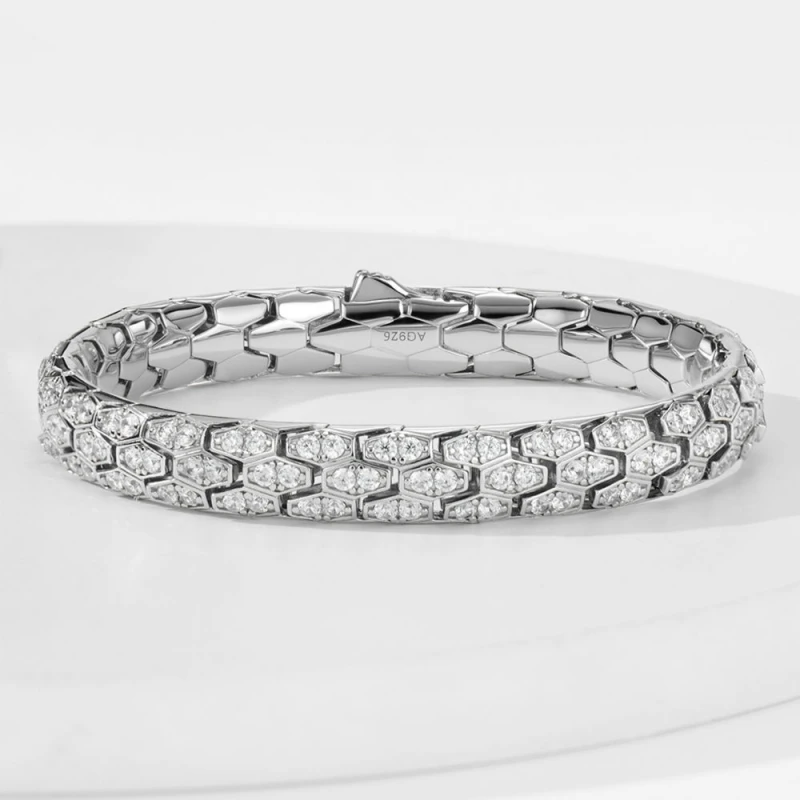 CAMEO S925 Pure Silver Snake Bone Full Diamond Soft Bangle Light Luxury High End Fashion Design Serpentine Bracelet
CAMEO S925 Pure Silver Snake Bone Full Diamond Soft Bangle Light Luxury High End Fashion Design Serpentine Bracelet