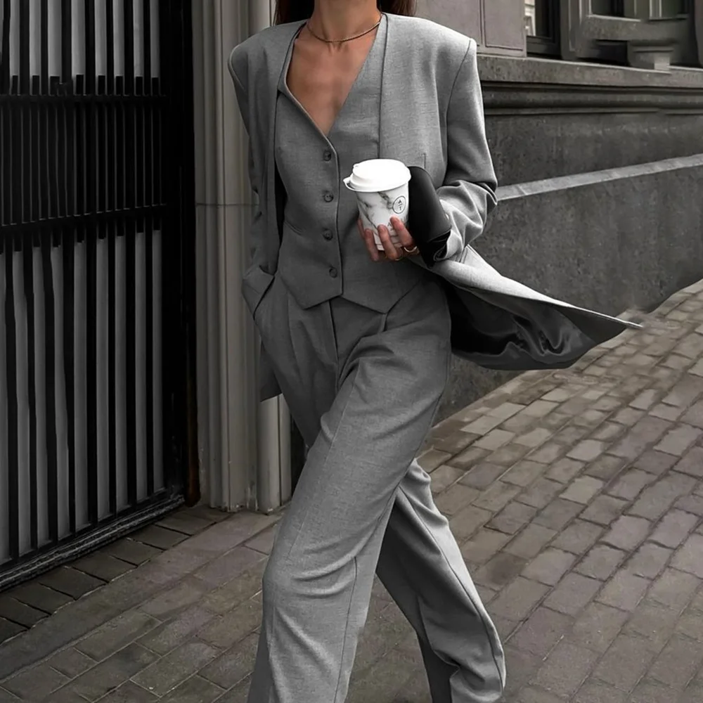 Элегантный женский костюм из трех предметов, куртка, брюки, жилет, блейзер для торжественных случаев, комплект, умный повседневный офисный женский костюм, Conjuntos De Mujer
Элегантный женский костюм из трех предметов, куртка, брюки, жилет, блейзер для торжественных случаев, комплект, умный повседневный офисный женский костюм, Conjuntos De Mujer