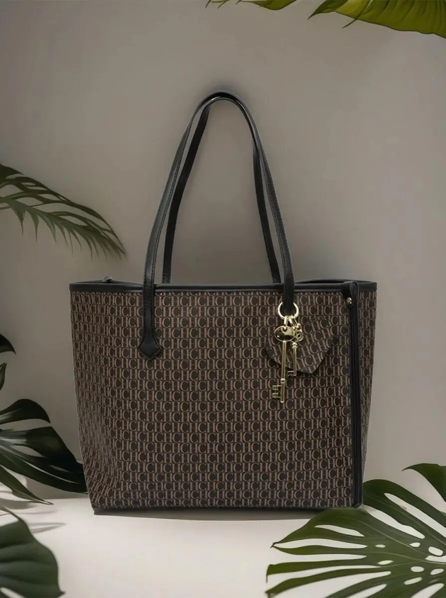 Connected Key Accessories Pendant Brand Large Capacity Multifunctional Classic Women's Tote Bag 2025 New Women's Shoulder Bag
Connected Key Accessories Pendant Brand Large Capacity Multifunctional Classic Women's Tote Bag 2025 New Women's Shoulder Bag