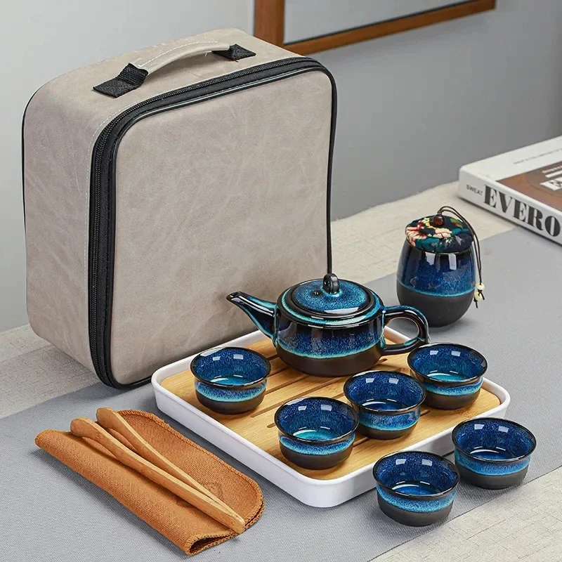 Ceramic Kung Fu Travel Tea Set Set Tianmu Glaze Kiln One Pot Four Cup Outdoor Travel Chinese Tea Set with Tote Bag Portable Gift
Ceramic Kung Fu Travel Tea Set Set Tianmu Glaze Kiln One Pot Four Cup Outdoor Travel Chinese Tea Set with Tote Bag Portable Gift